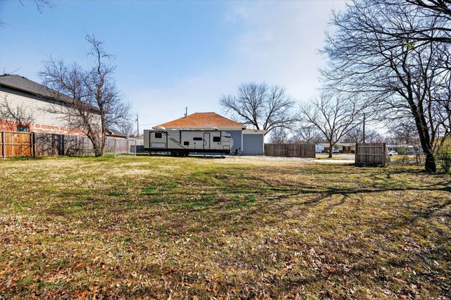 2200 N Hickory Street, Sherman, TX 75092