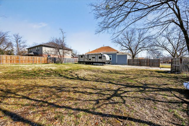 2200 N Hickory Street, Sherman, TX 75092