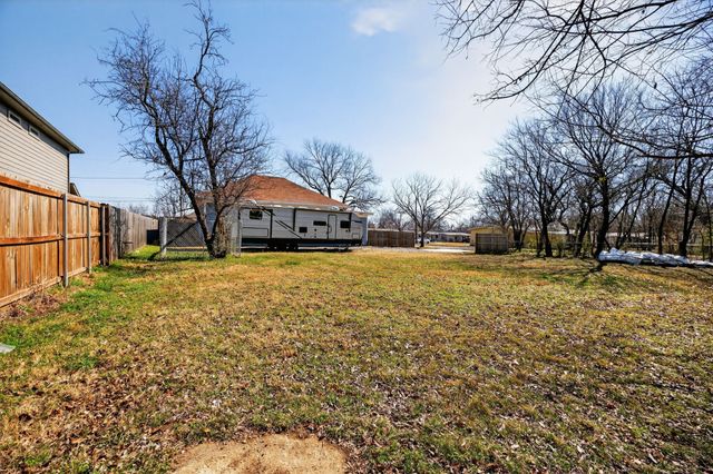 2200 N Hickory Street, Sherman, TX 75092