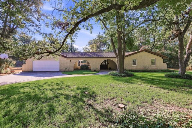 2126 County Road 1450, Bonham, TX 75418