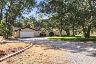 2126 County Road 1450, Bonham, TX 75418