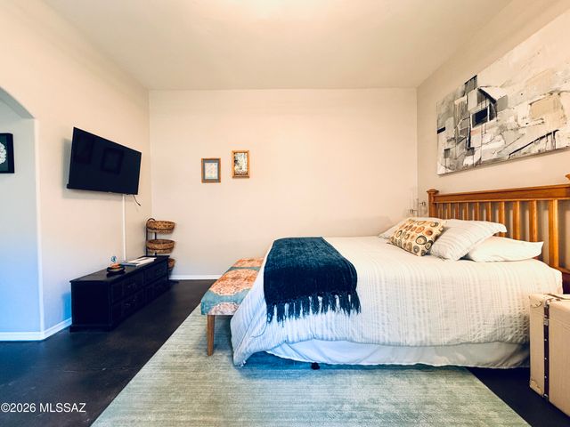 272 E Southern Pines Drive, Oro Valley, AZ 85737