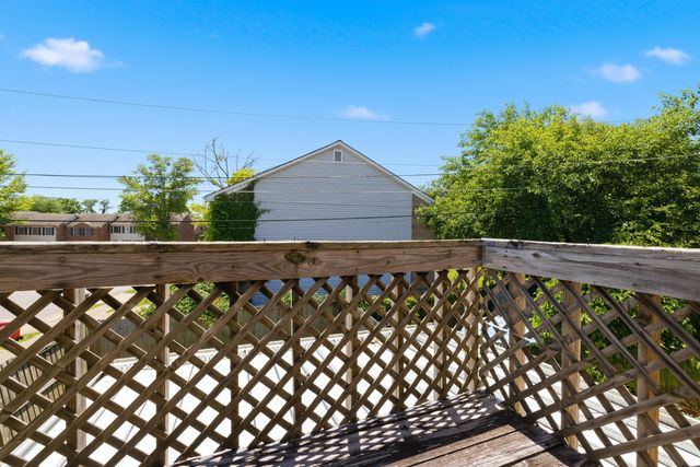 112 Strawberry Lane, Nicholasville, KY 40356