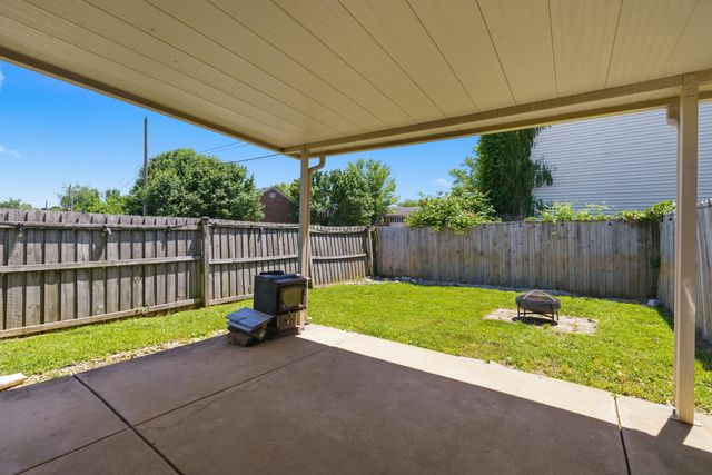 112 Strawberry Lane, Nicholasville, KY 40356