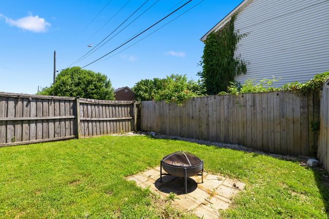 112 Strawberry Lane, Nicholasville, KY 40356