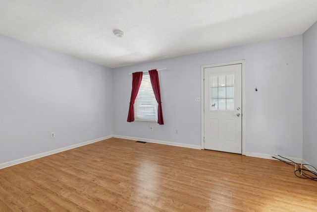 112 Strawberry Lane, Nicholasville, KY 40356