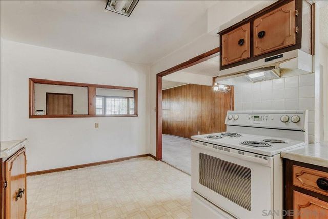 2120 E 20th Street, National City, CA 91950