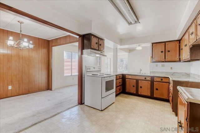 2120 E 20th Street, National City, CA 91950