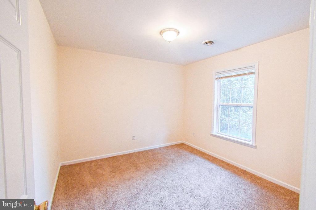 Image 12 of property listing at 1004 GRANITE CT, Salisbury, MD 21804