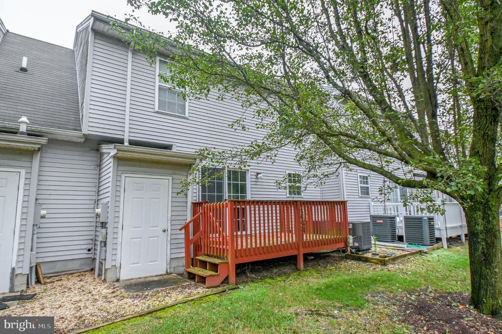 Image 13 of property listing at 1004 GRANITE CT, Salisbury, MD 21804