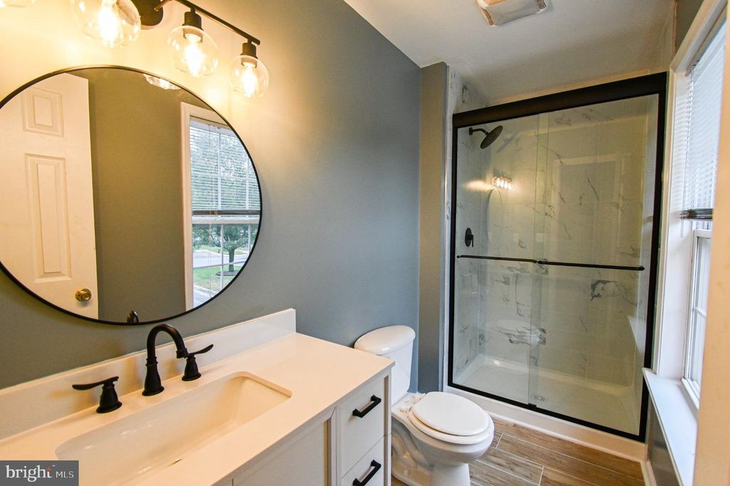 Image 8 of property listing at 1004 GRANITE CT, Salisbury, MD 21804