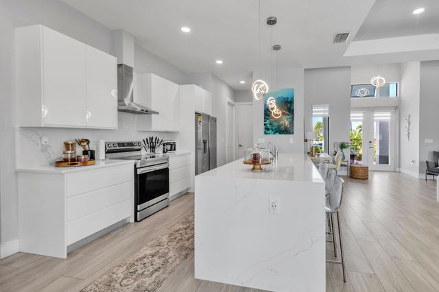 115 NW 33rd Avenue, Matlacha, FL 33993