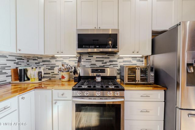 1642 Little Cove Rd, Sevierville, TN 37862