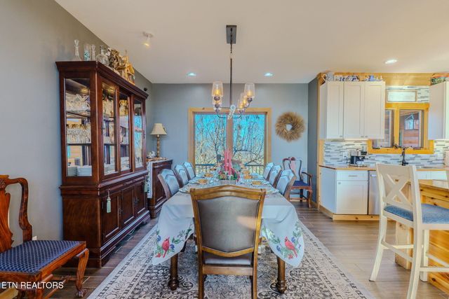 1642 Little Cove Rd, Sevierville, TN 37862