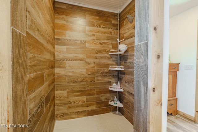 1642 Little Cove Rd, Sevierville, TN 37862