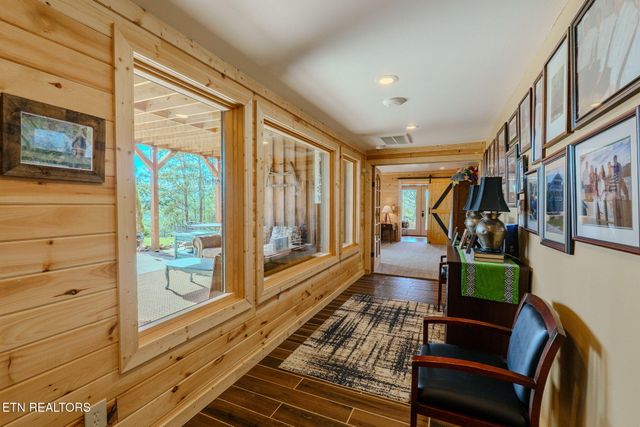 1642 Little Cove Rd, Sevierville, TN 37862