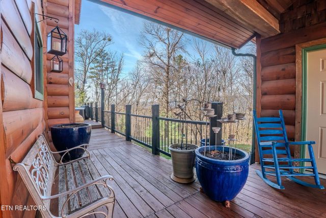 1642 Little Cove Rd, Sevierville, TN 37862