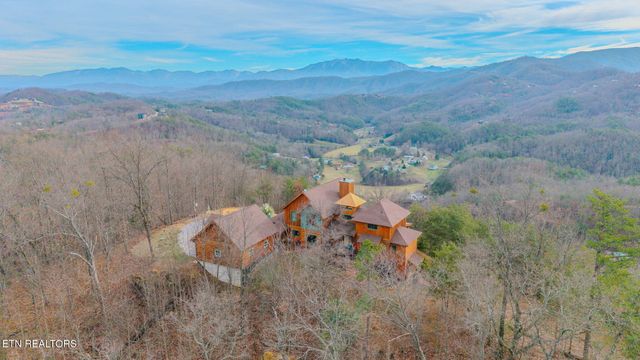 1642 Little Cove Rd, Sevierville, TN 37862