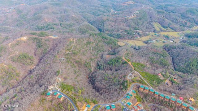 1642 Little Cove Rd, Sevierville, TN 37862