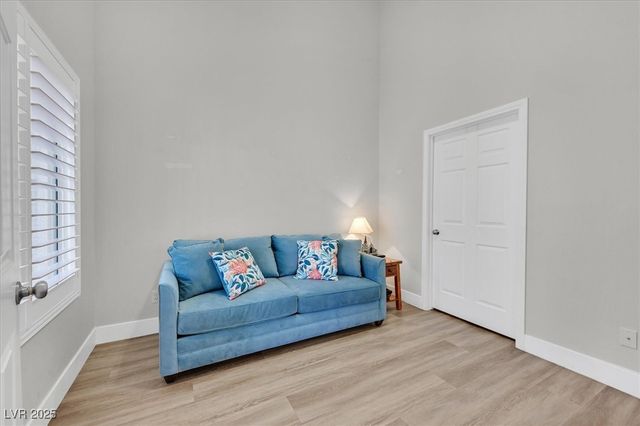 7250 White Dove Drive 104, Las Vegas, NV 89149