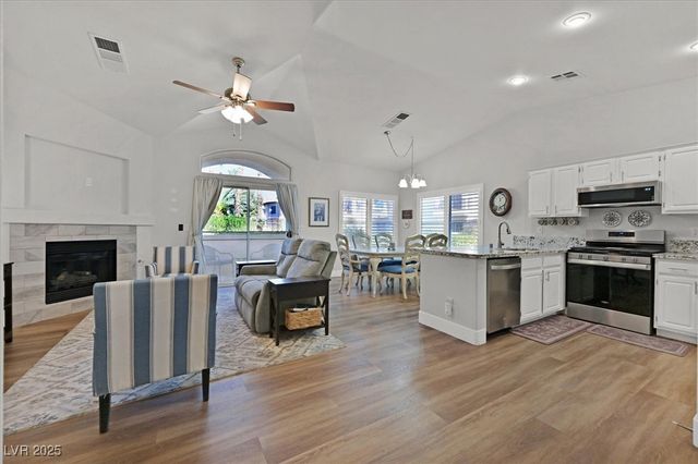 7250 White Dove Drive 104, Las Vegas, NV 89149