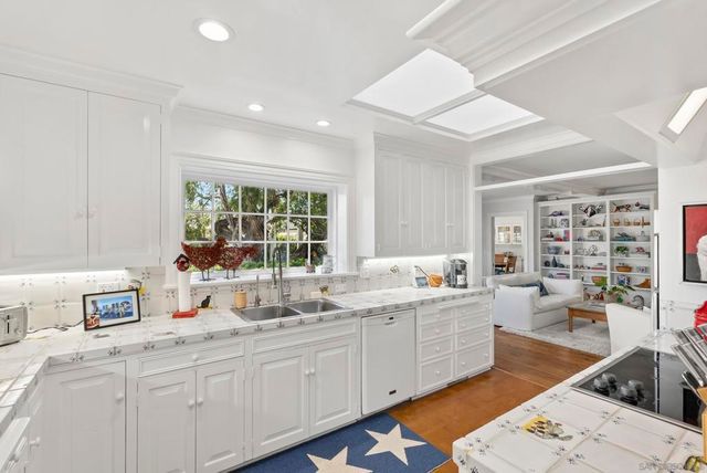 6021 Vista De La Mesa, La Jolla, CA 92037