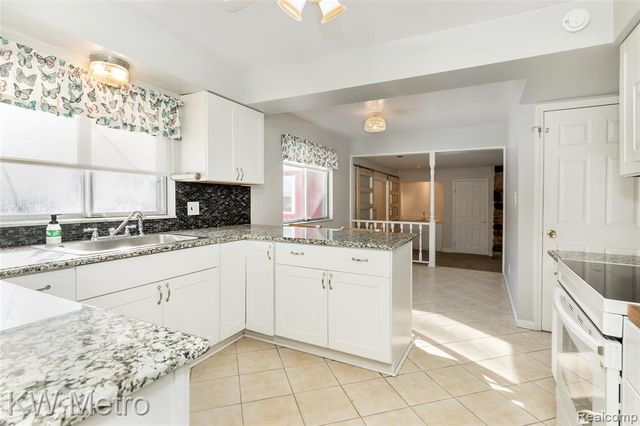 2408 Otter Street, Warren, MI 48092