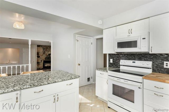 2408 Otter Street, Warren, MI 48092