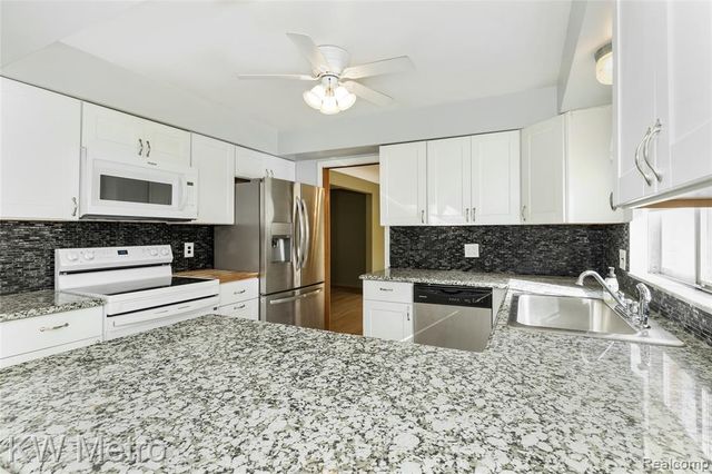 2408 Otter Street, Warren, MI 48092