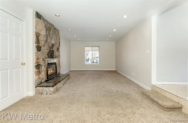 2408 Otter Street, Warren, MI 48092