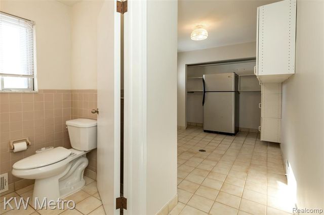 2408 Otter Street, Warren, MI 48092