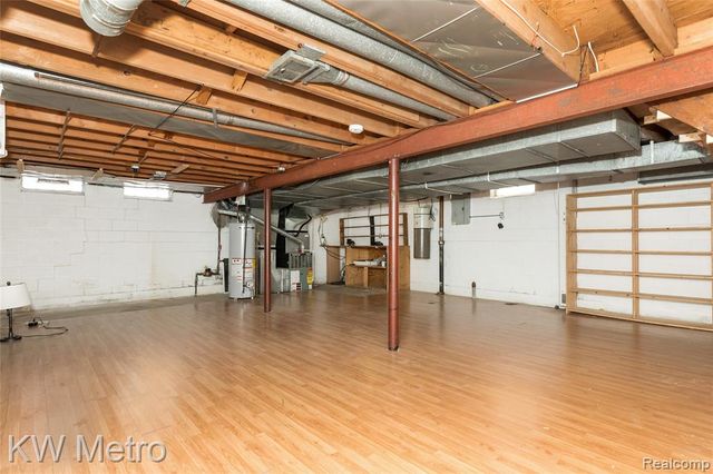 2408 Otter Street, Warren, MI 48092