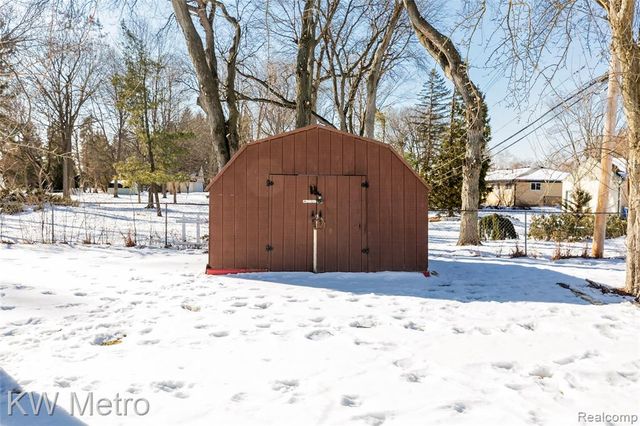 2408 Otter Street, Warren, MI 48092