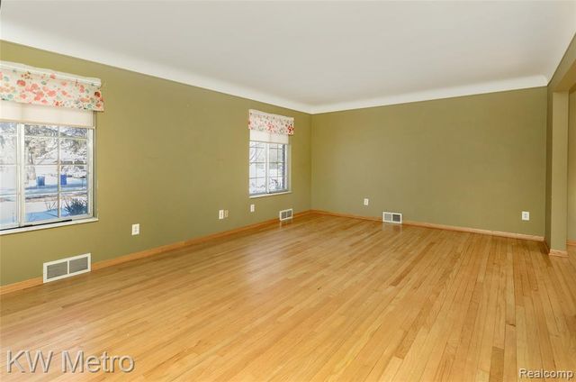 2408 Otter Street, Warren, MI 48092