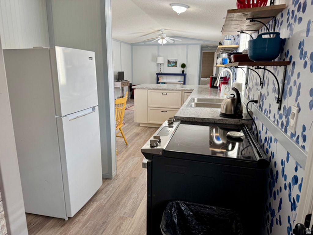 Image 10 of property listing at 972 E RIDGEWAY LOOP #228, Garden City, UT 84028