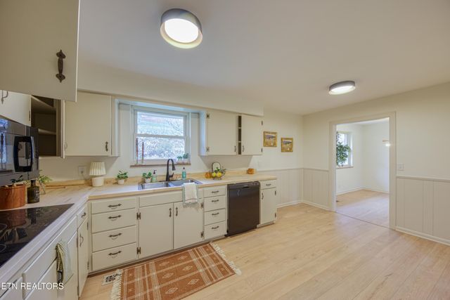 501 Westbury Drive, Clinton, TN 37716