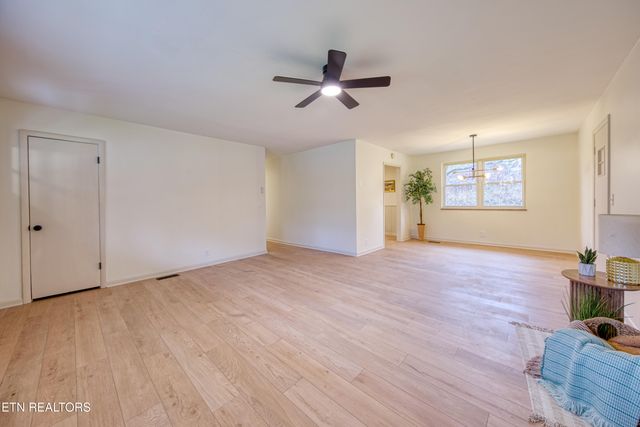 501 Westbury Drive, Clinton, TN 37716