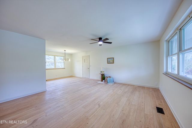 501 Westbury Drive, Clinton, TN 37716