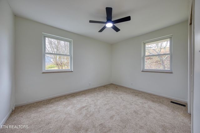 501 Westbury Drive, Clinton, TN 37716