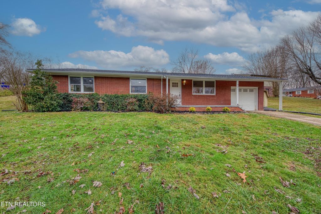 501 Westbury Drive, Clinton, TN 37716