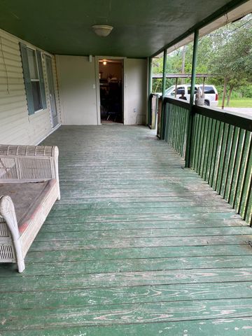 2130 Hayes Road, Winnie, TX 77665