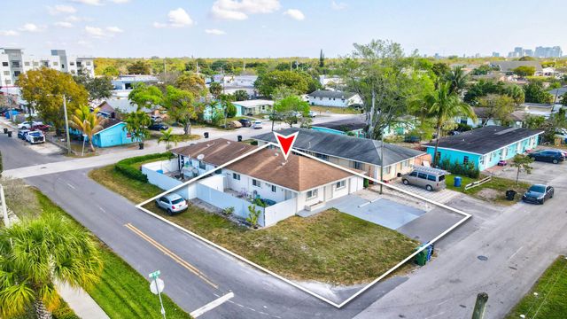 3761 SW 14th Street Street, Fort Lauderdale, FL 33312