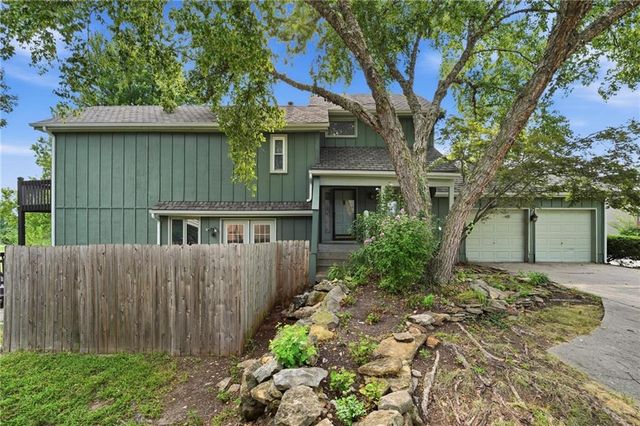 701 NE Burning Tree Street, Lee's Summit, MO 64064