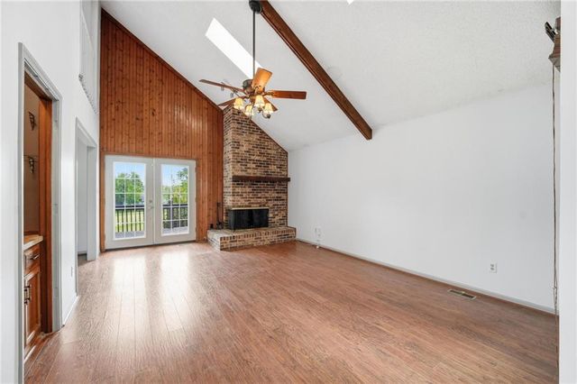 701 NE Burning Tree Street, Lee's Summit, MO 64064