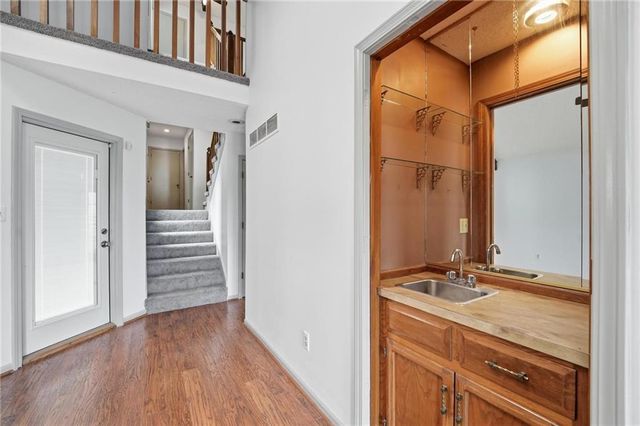 701 NE Burning Tree Street, Lee's Summit, MO 64064