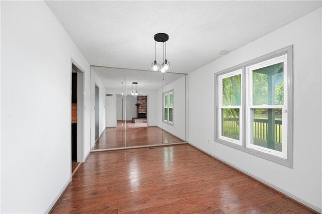 701 NE Burning Tree Street, Lee's Summit, MO 64064
