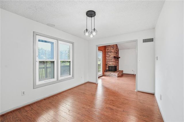 701 NE Burning Tree Street, Lee's Summit, MO 64064