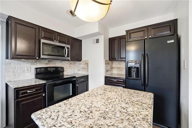 701 NE Burning Tree Street, Lee's Summit, MO 64064