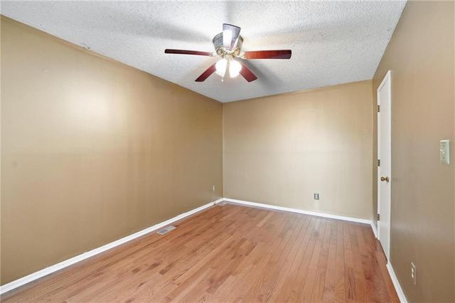 701 NE Burning Tree Street, Lee's Summit, MO 64064