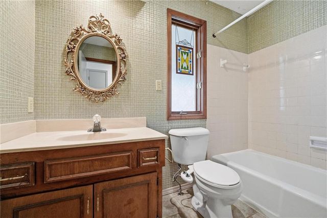 701 NE Burning Tree Street, Lee's Summit, MO 64064